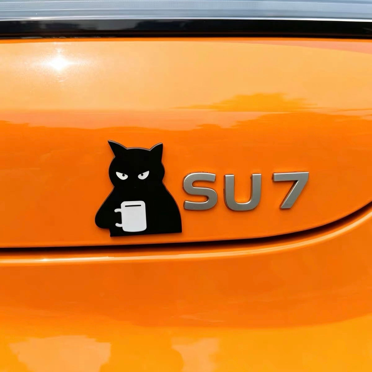 3D metal black cat car decal with a cute cat drinking coffee design, 5.5 x 5 cm funny emblem sticker for car body or window