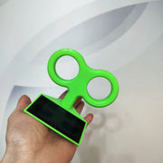 Universal Cute Colorful Solar-Powered Spinning Wind-Up Key Car Roof Decoration