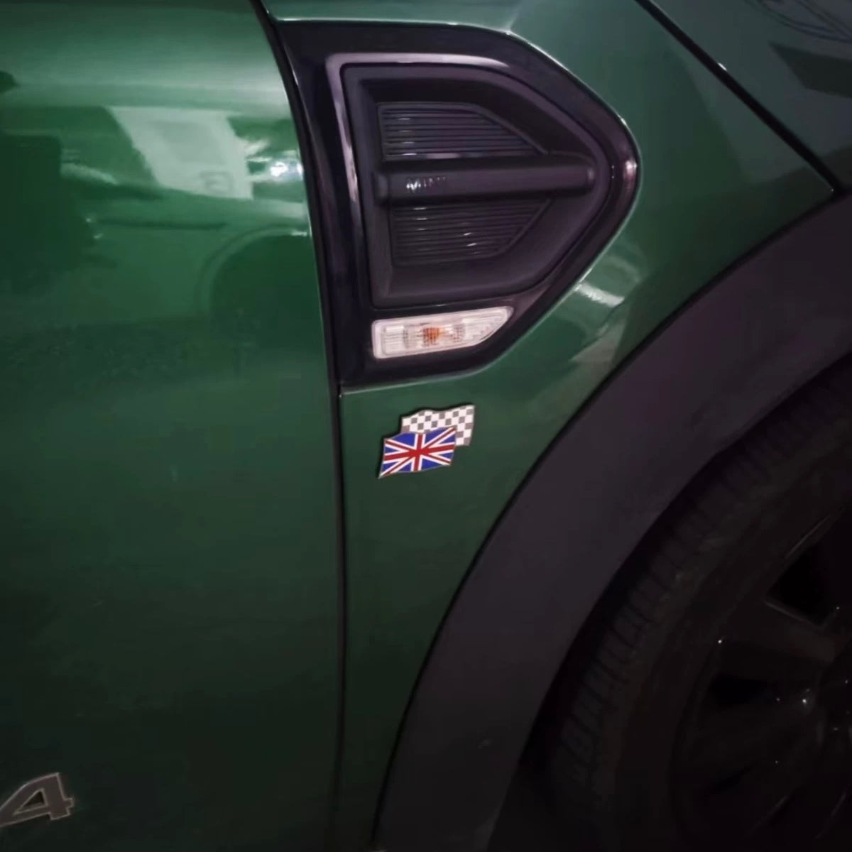 Union Jack Checkered Flag Car Metal Badge