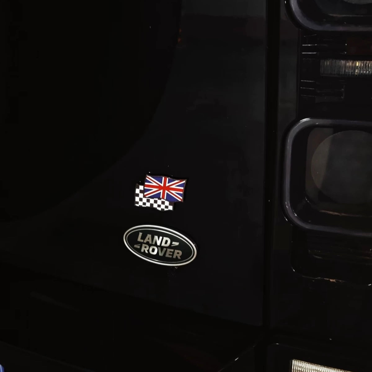 Union Jack Checkered Flag Car Metal Badge